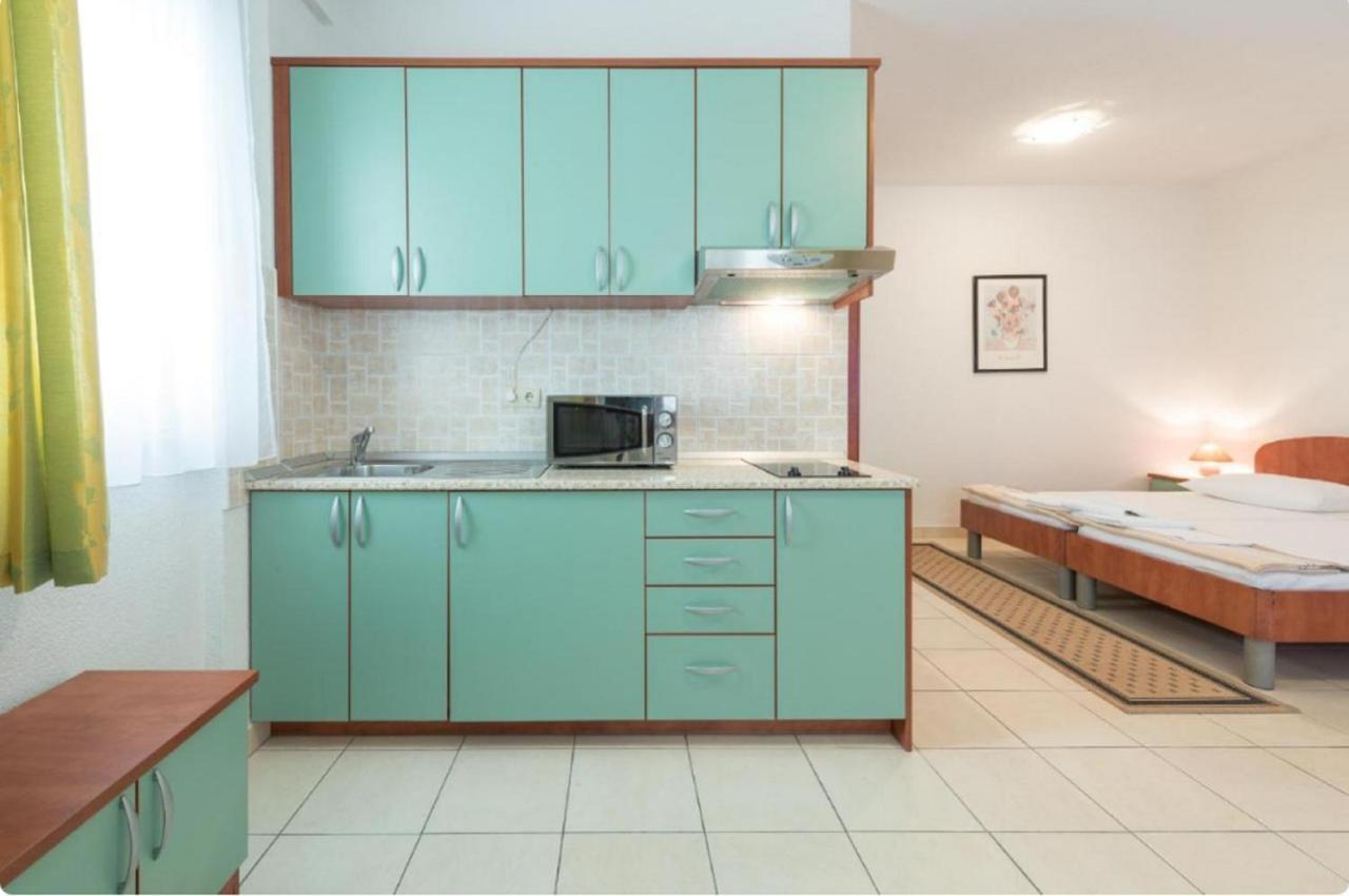 Villa Borna Apartments ดูบรอฟนิก ภายนอก รูปภาพ