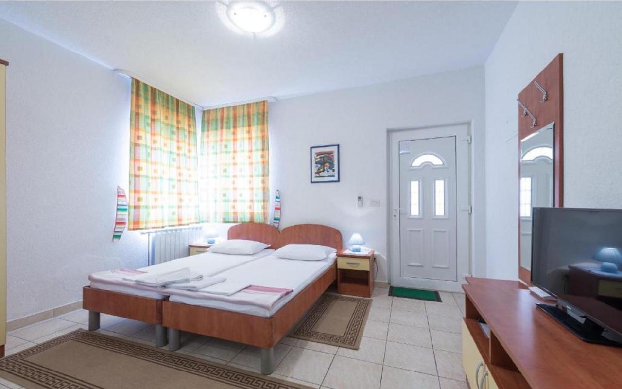 Villa Borna Apartments ดูบรอฟนิก ภายนอก รูปภาพ